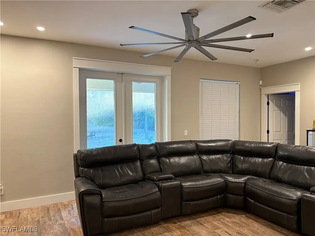 110 16th Avenue NE Naples FL 34120