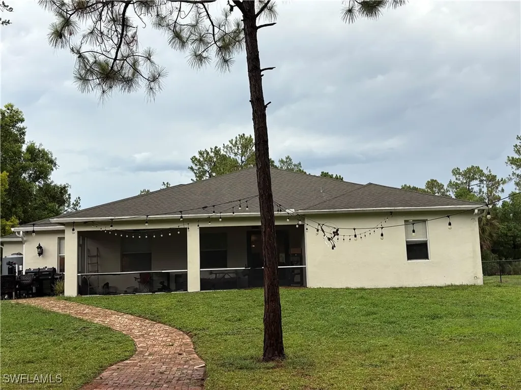110 16th Avenue NE Naples FL 34120