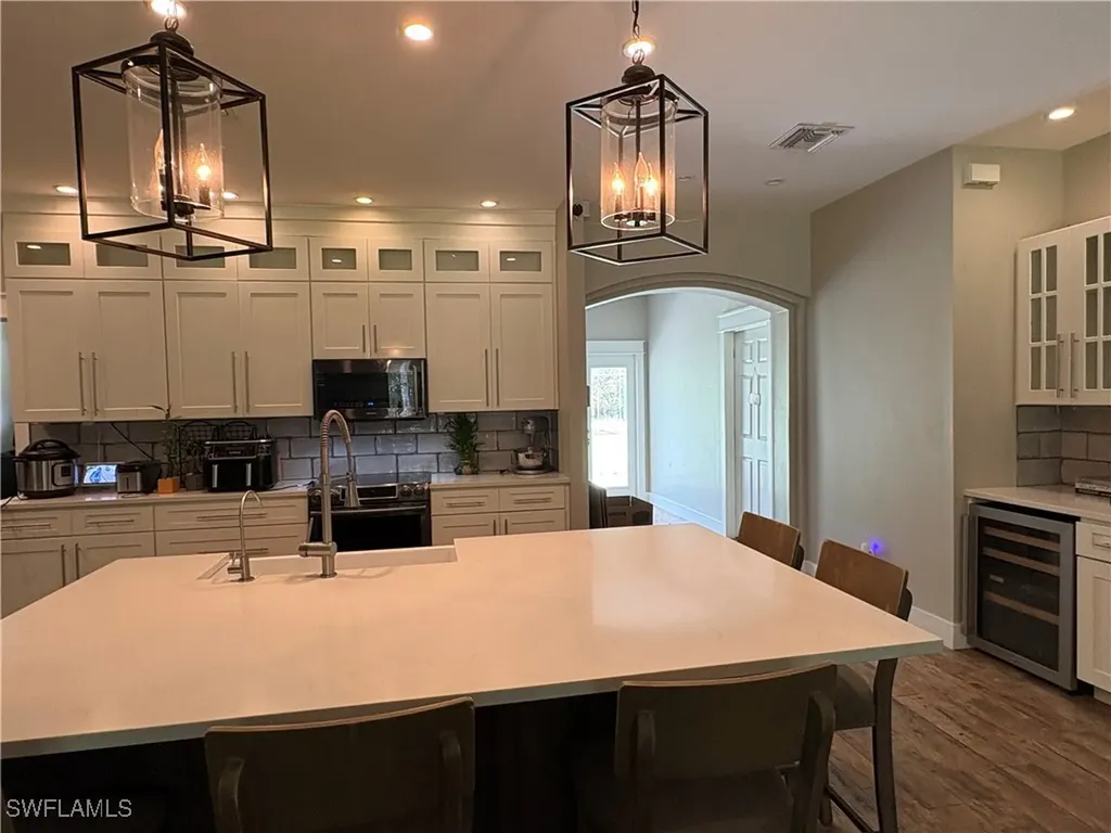 110 16th Avenue NE Naples FL 34120