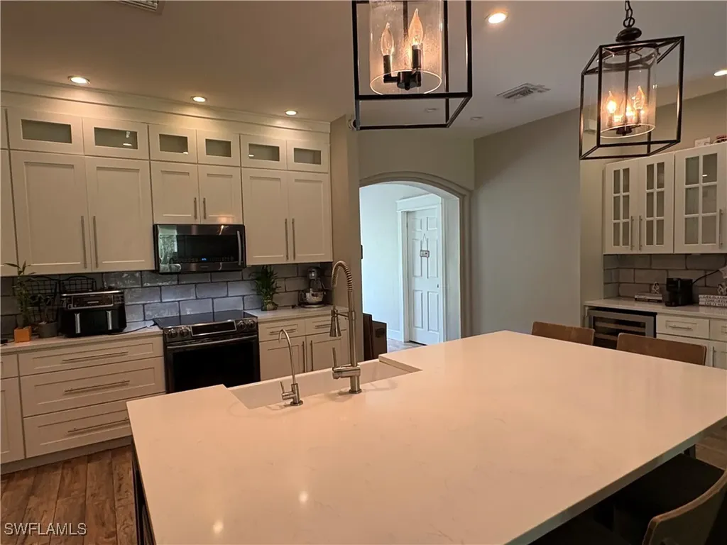 110 16th Avenue NE Naples FL 34120