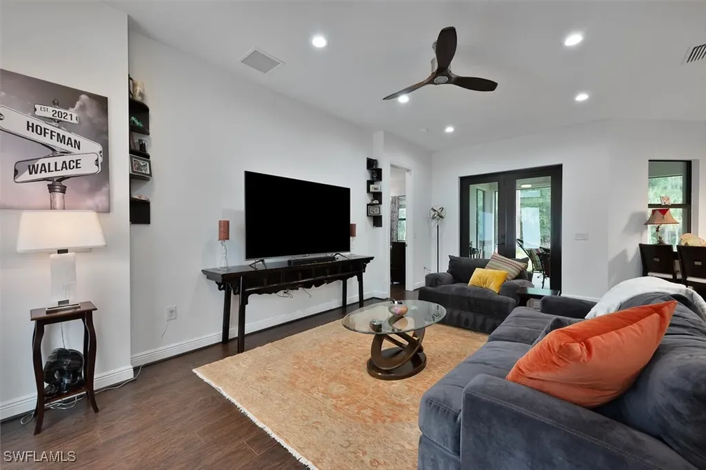 4345 6th Avenue NE Naples FL 34120