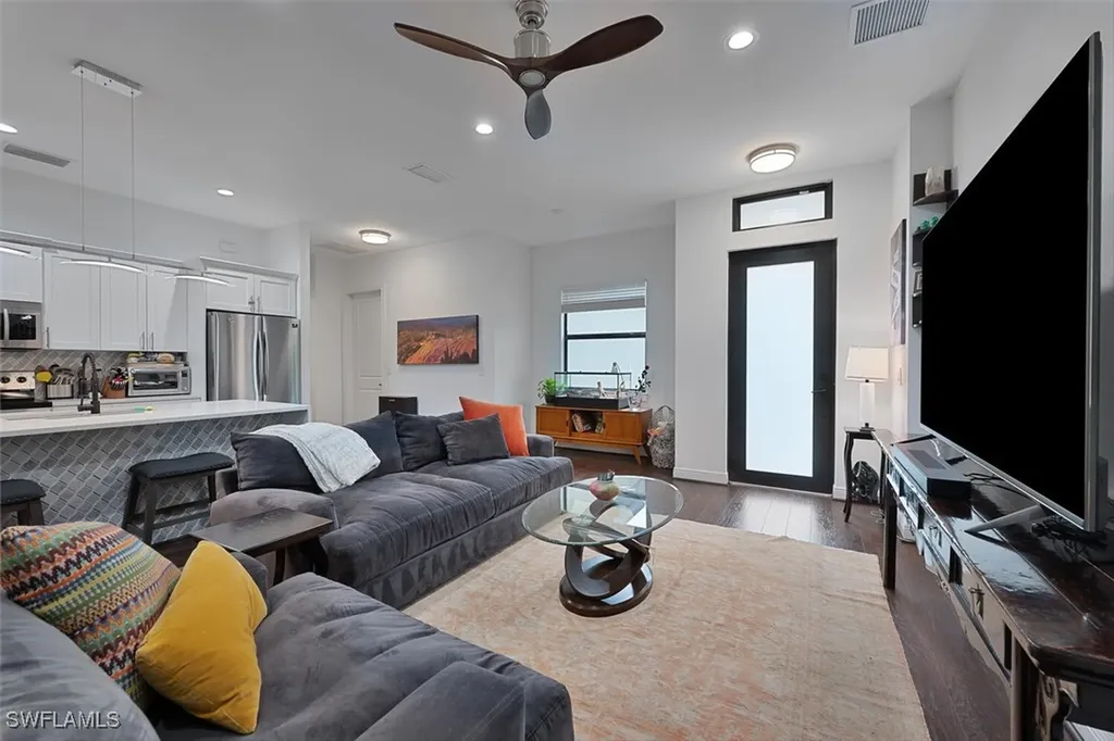 4345 6th Avenue NE Naples FL 34120