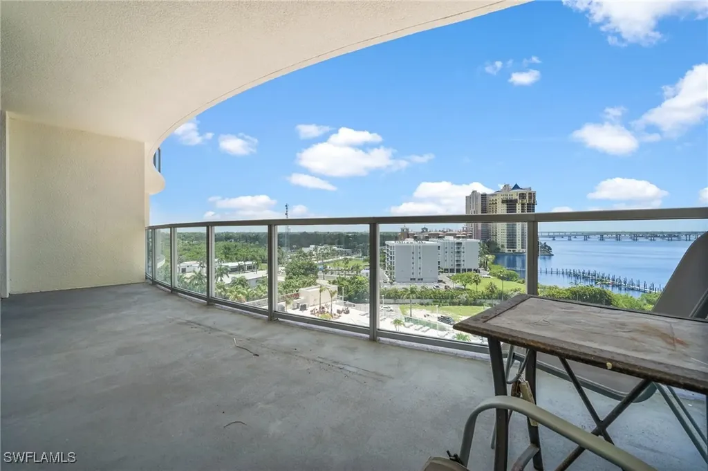 3000 Oasis Grand Boulevard Fort Myers FL 33916