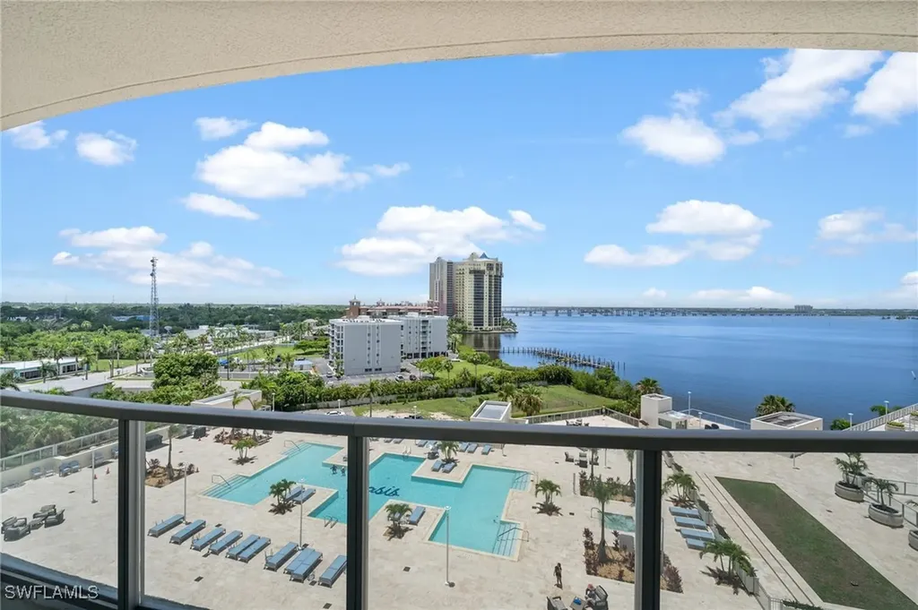 3000 Oasis Grand Boulevard Fort Myers FL 33916