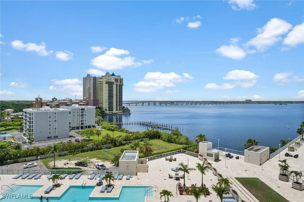 3000 Oasis Grand Boulevard Fort Myers FL 33916