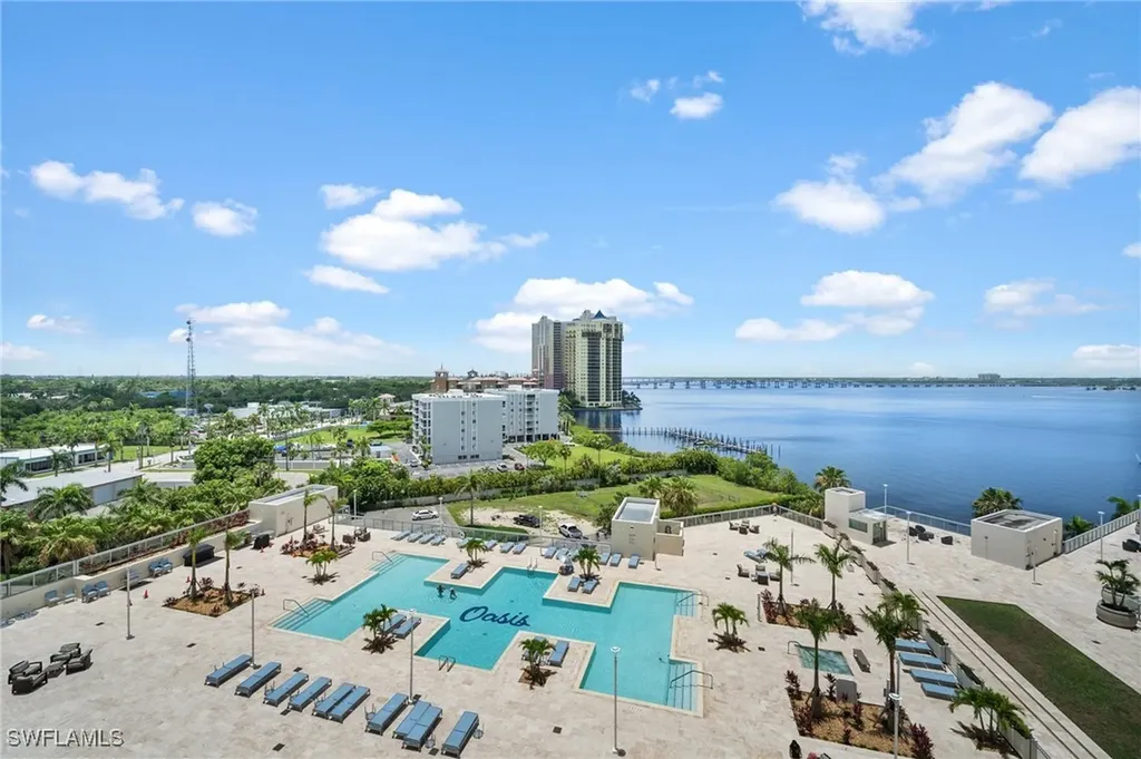 3000 Oasis Grand Boulevard Fort Myers FL 33916