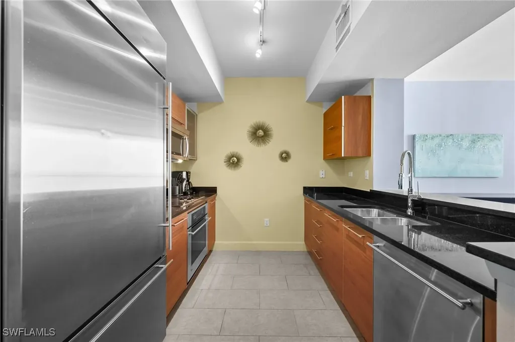 3000 Oasis Grand Boulevard Fort Myers FL 33916