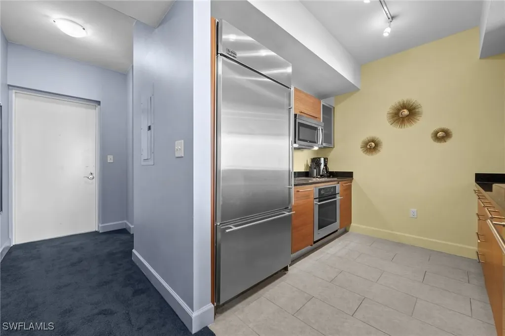 3000 Oasis Grand Boulevard Fort Myers FL 33916