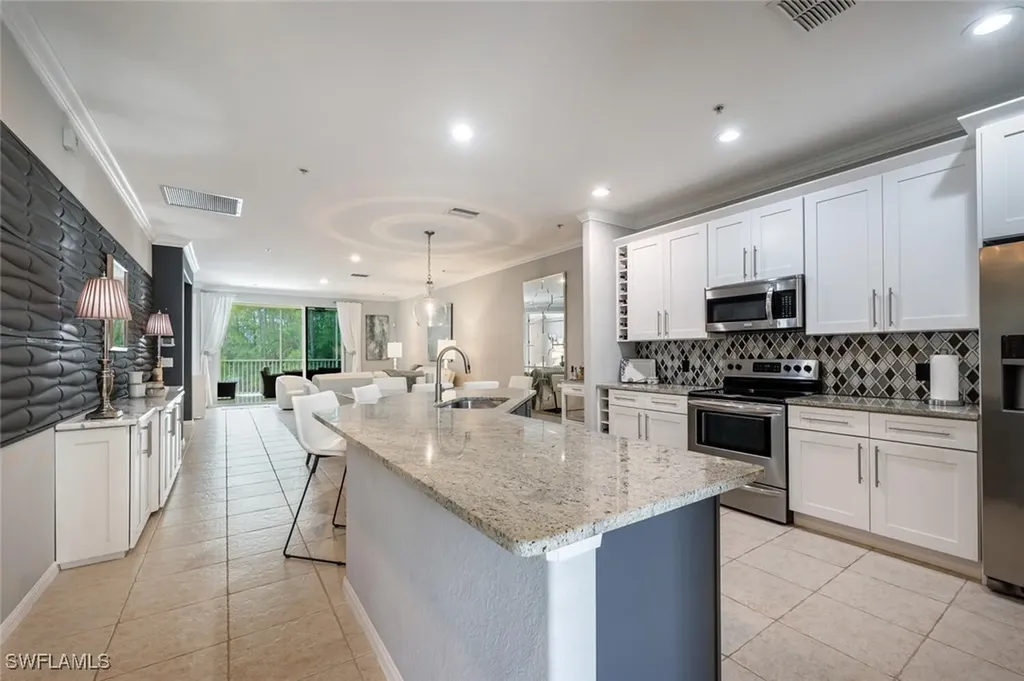 4883 Hampshire Court Naples FL 34112