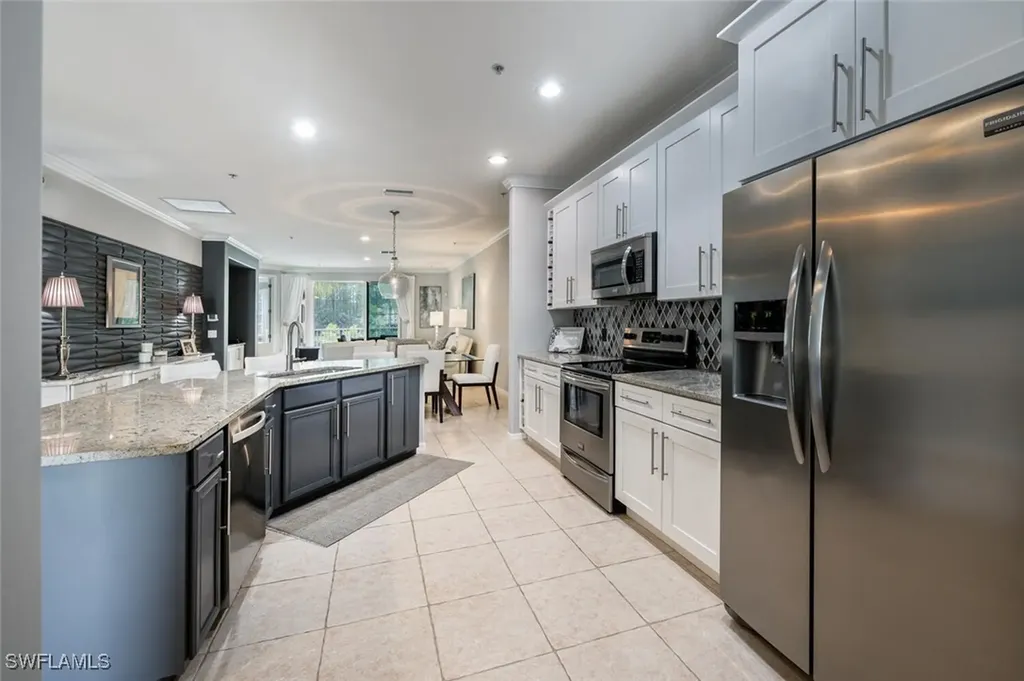 4883 Hampshire Court Naples FL 34112