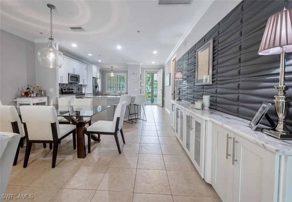 4883 Hampshire Court Naples FL 34112