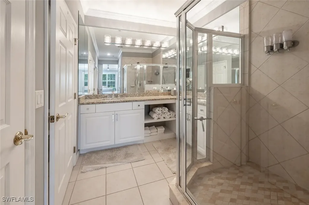 4883 Hampshire Court Naples FL 34112