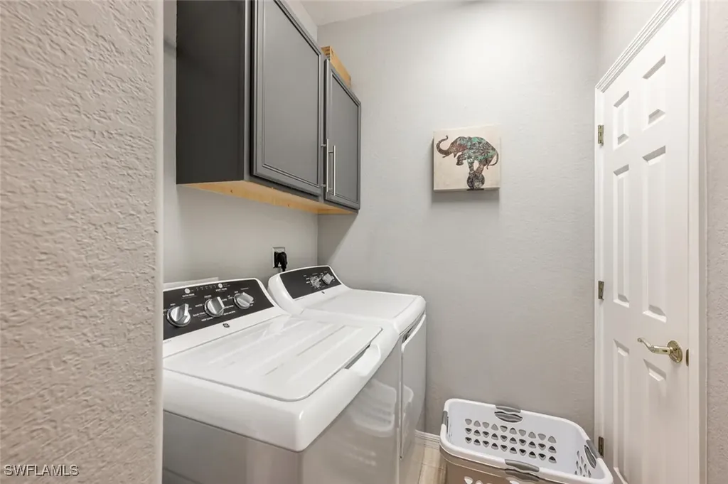 4883 Hampshire Court Naples FL 34112