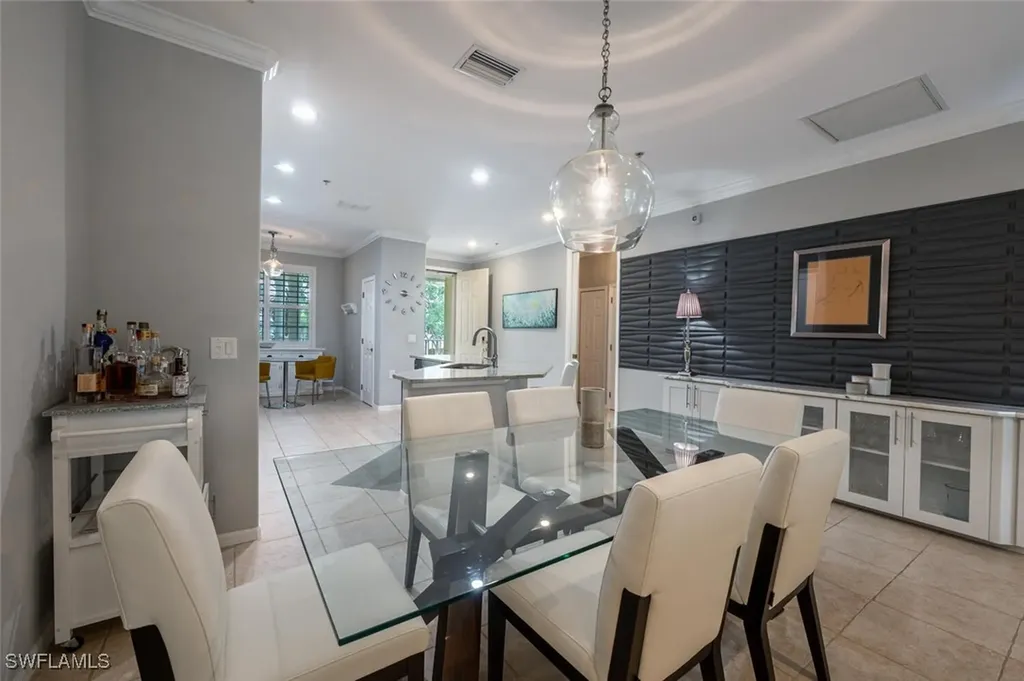 4883 Hampshire Court Naples FL 34112