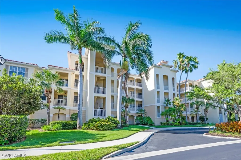 4883 Hampshire Court Naples FL 34112