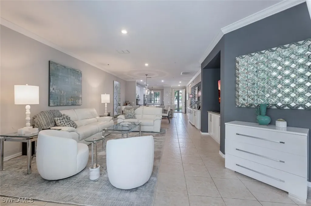 4883 Hampshire Court Naples FL 34112