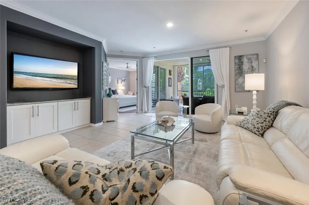 4883 Hampshire Court Naples FL 34112