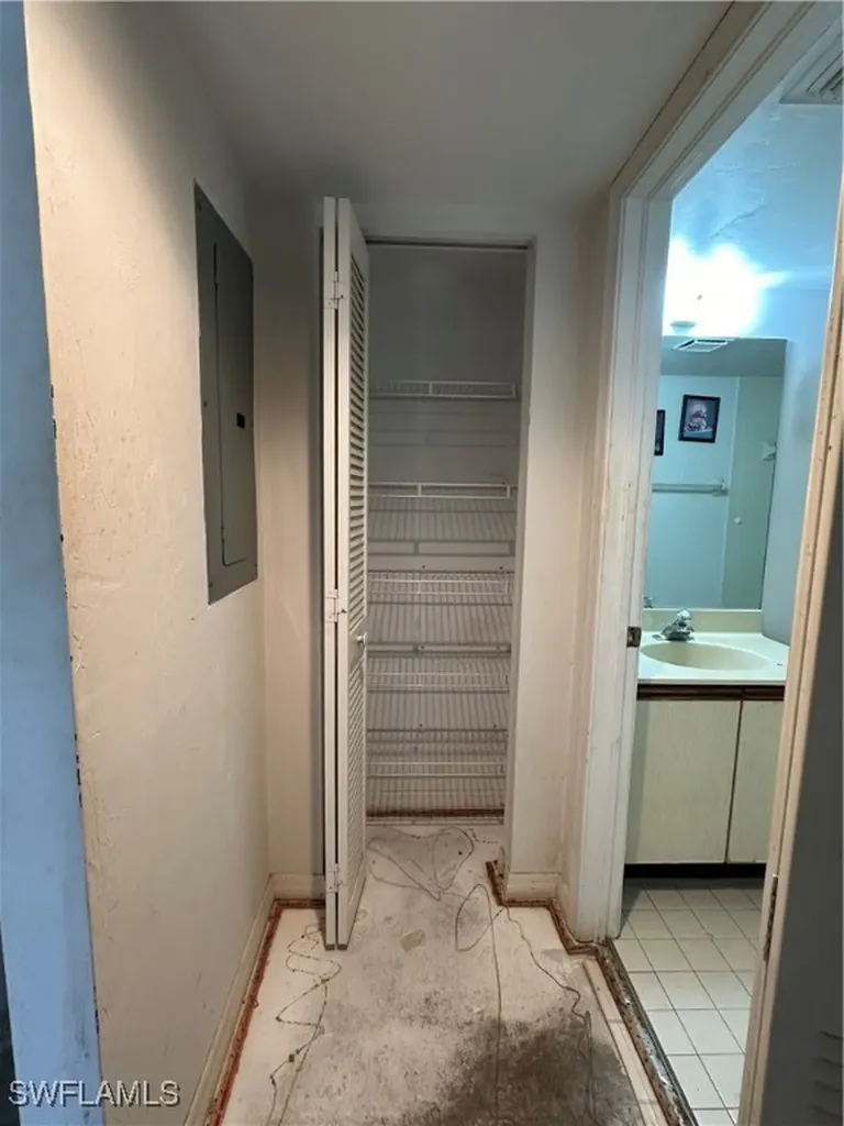 1224 Commonwealth Circle Naples FL 34116