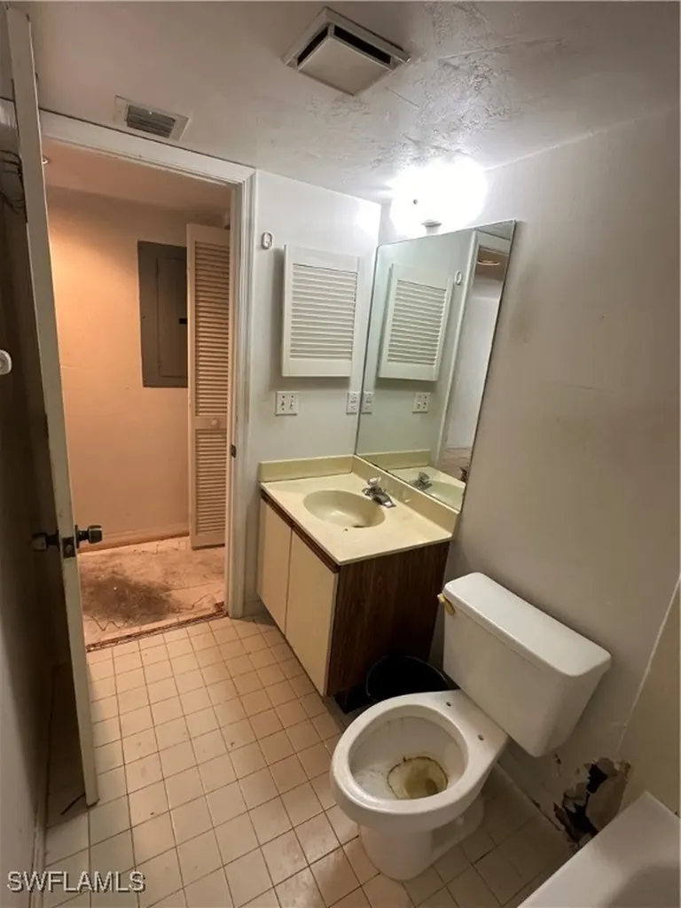 1224 Commonwealth Circle Naples FL 34116