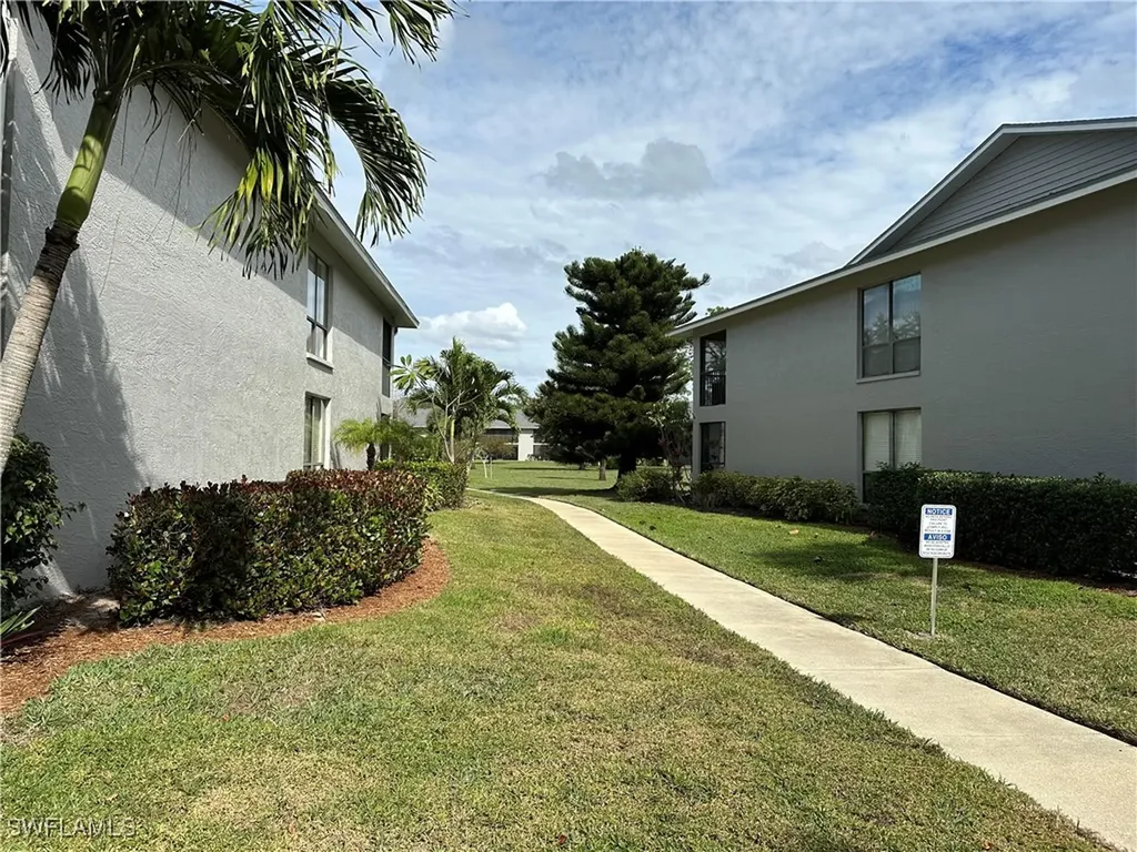 1224 Commonwealth Circle Naples FL 34116