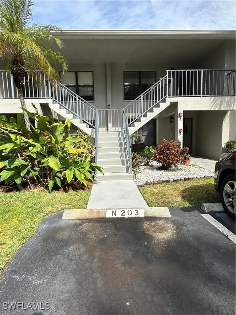 1224 Commonwealth Circle Naples FL 34116