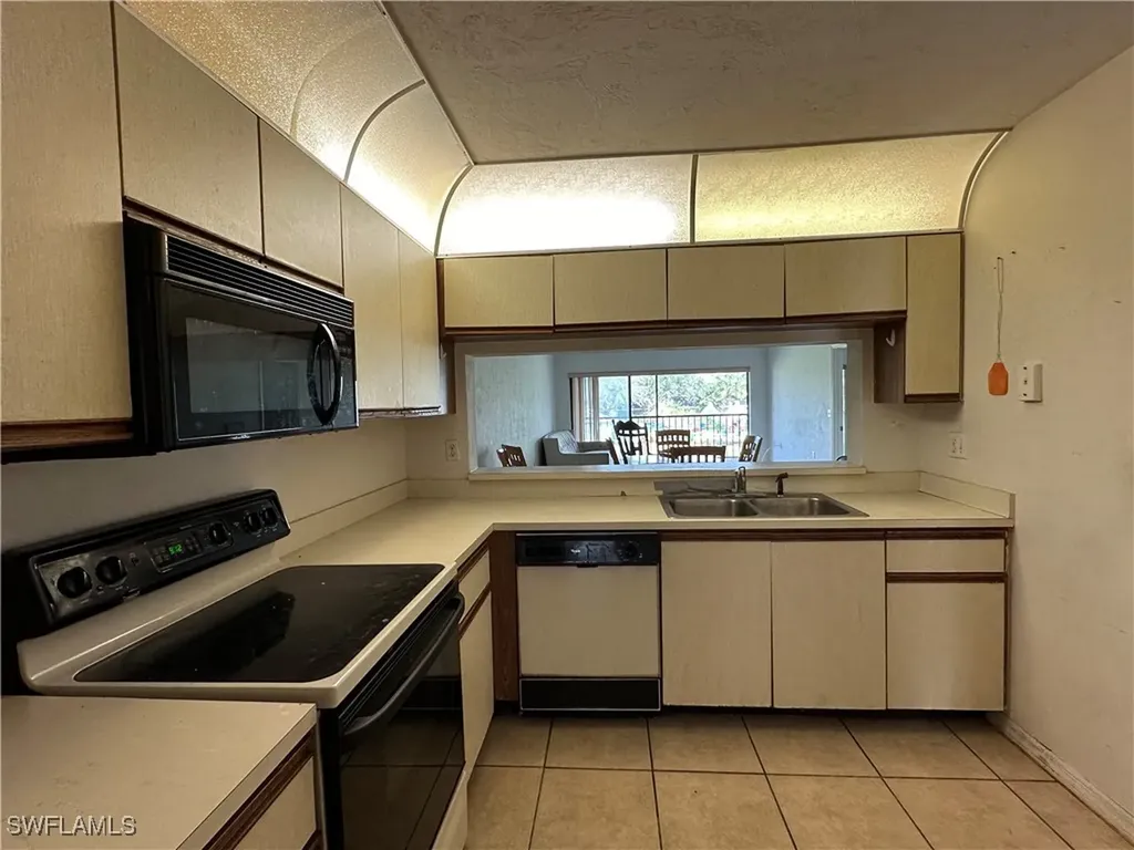 1224 Commonwealth Circle Naples FL 34116