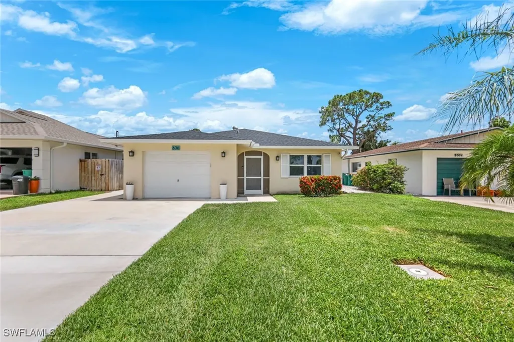 636 98th Avenue N Naples FL 34108