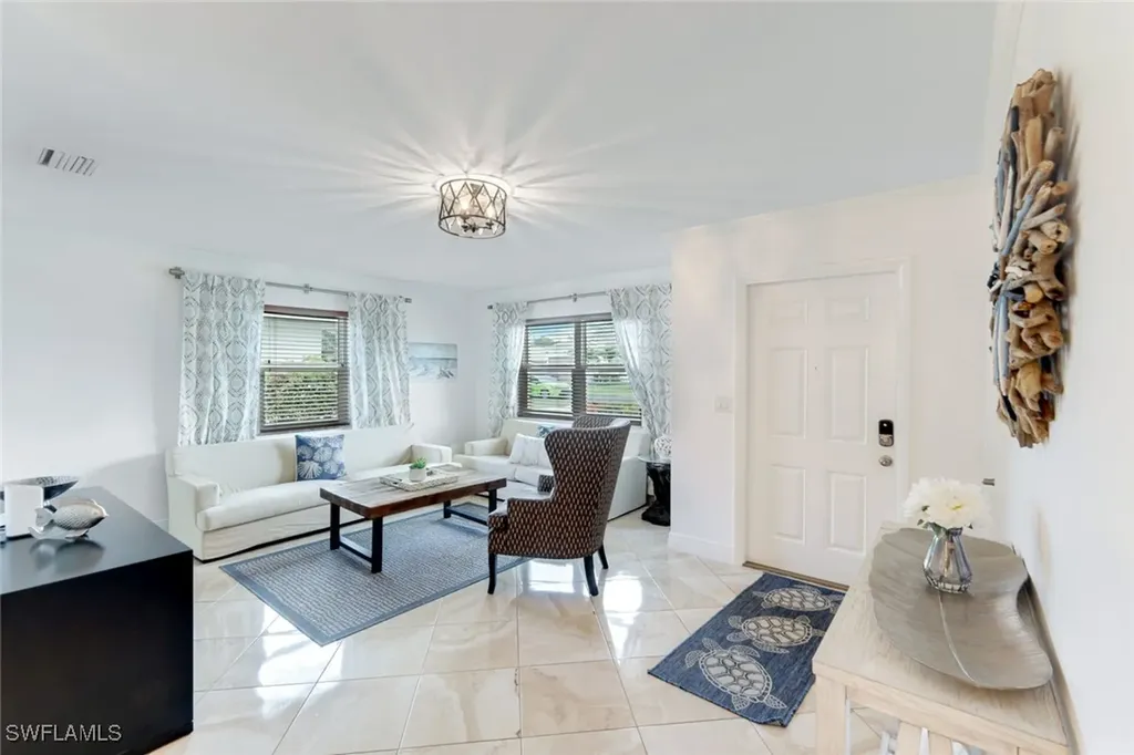 636 98th Avenue N Naples FL 34108