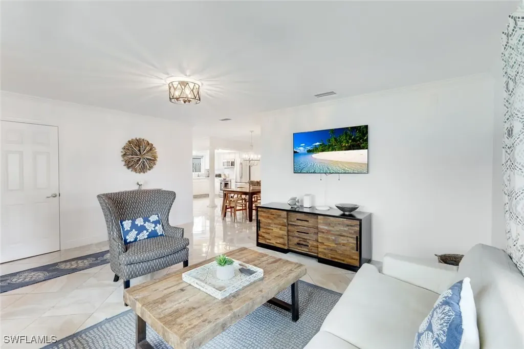 636 98th Avenue N Naples FL 34108