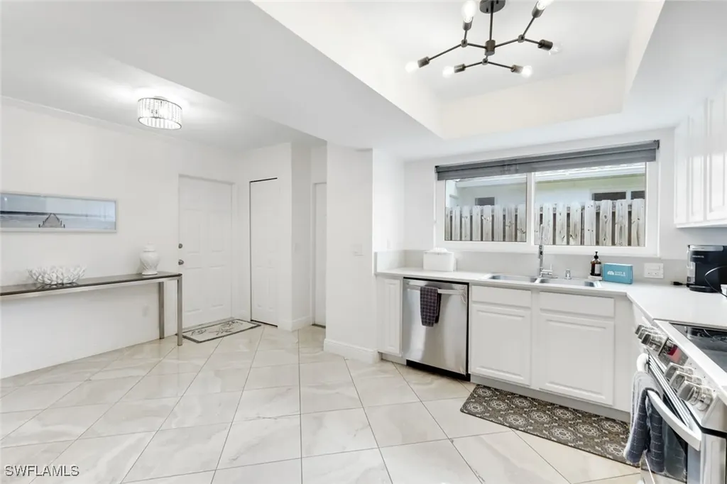 636 98th Avenue N Naples FL 34108