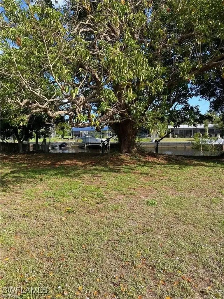 12307 Davis Boulevard Fort Myers FL 33905