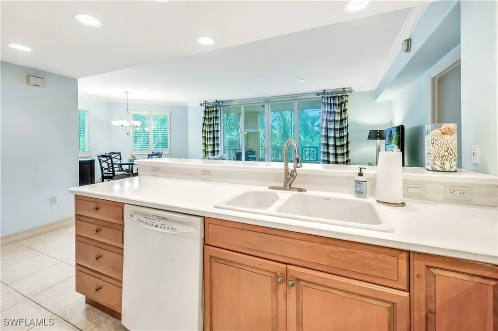 2748 Tiburon Boulevard E Naples FL 34109