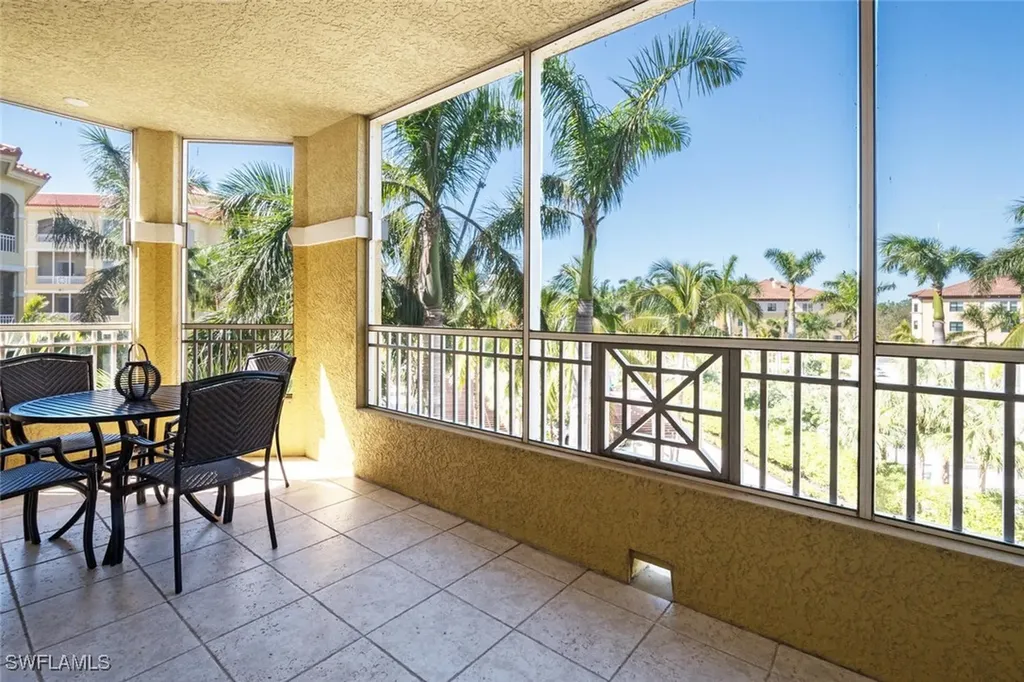 2748 Tiburon Boulevard E Naples FL 34109