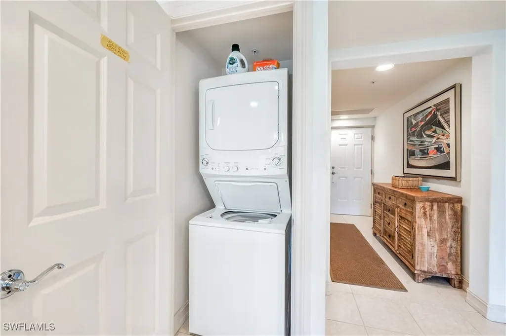2748 Tiburon Boulevard E Naples FL 34109