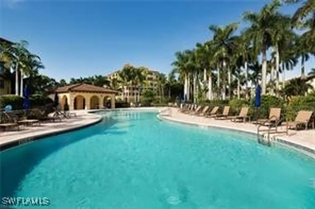 2748 Tiburon Boulevard E Naples FL 34109