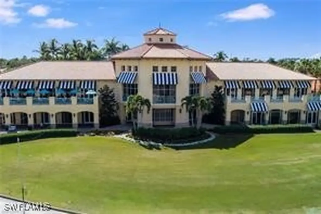 2748 Tiburon Boulevard E Naples FL 34109