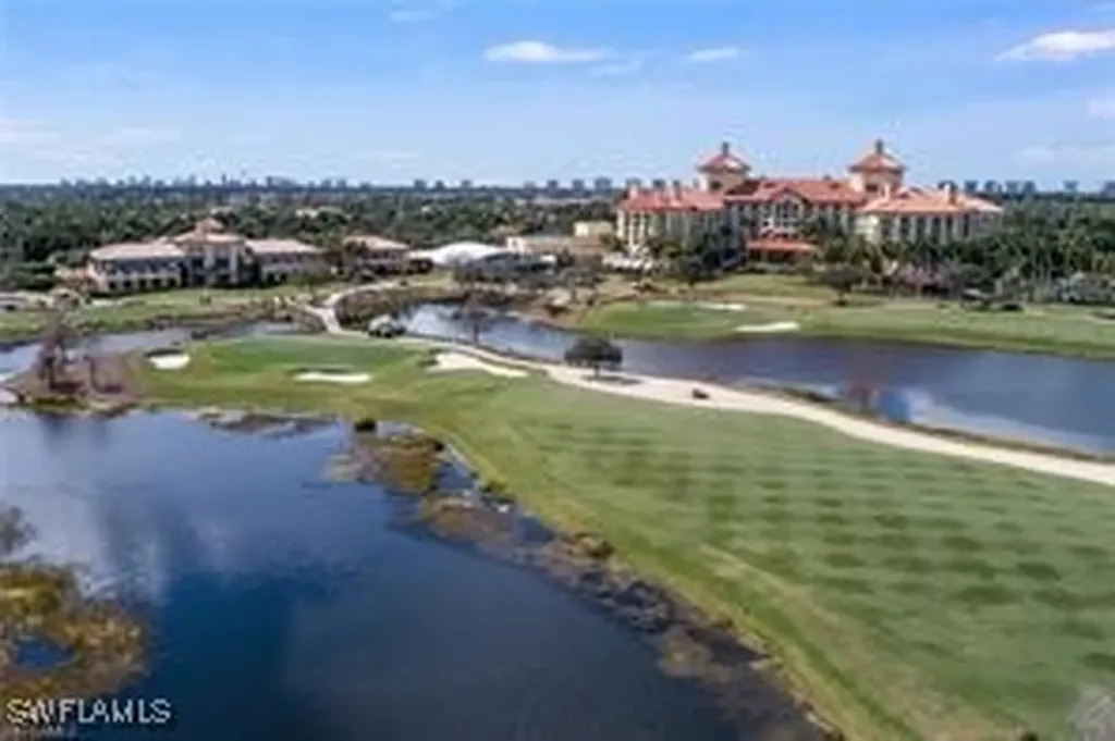 2748 Tiburon Boulevard E Naples FL 34109