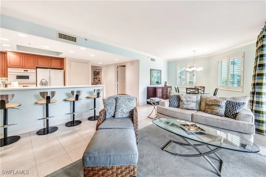 2748 Tiburon Boulevard E Naples FL 34109