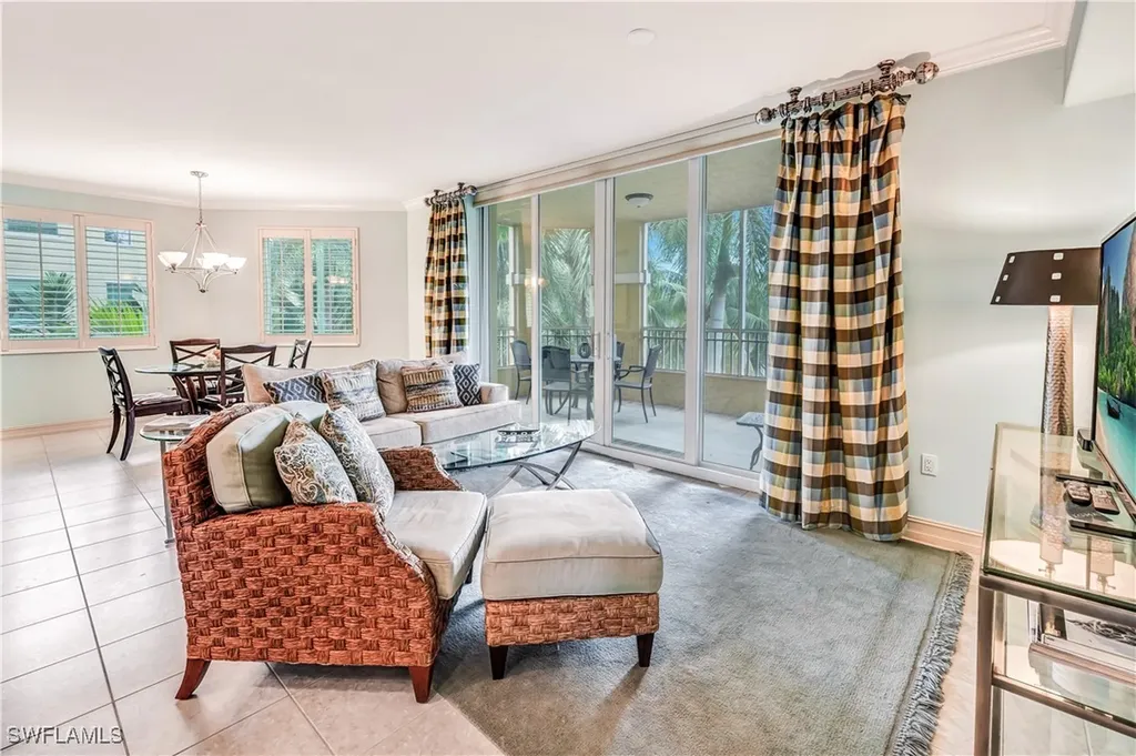 2748 Tiburon Boulevard E Naples FL 34109