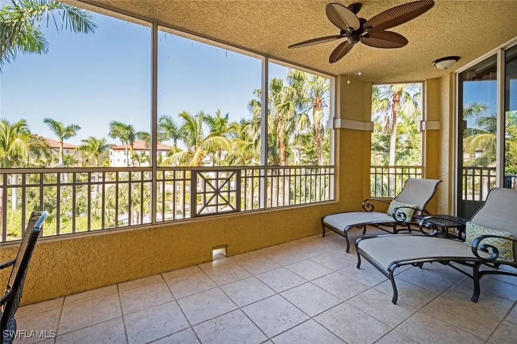 2748 Tiburon Boulevard E Naples FL 34109