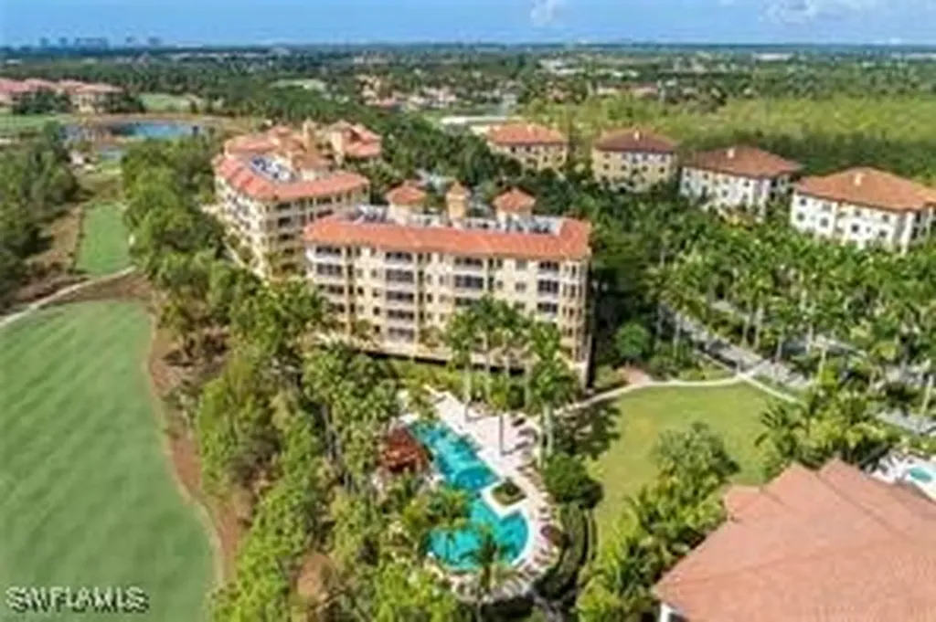 2748 Tiburon Boulevard E Naples FL 34109