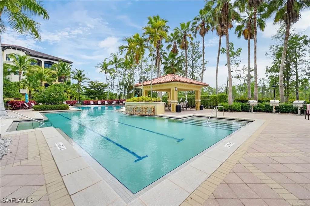 2748 Tiburon Boulevard E Naples FL 34109