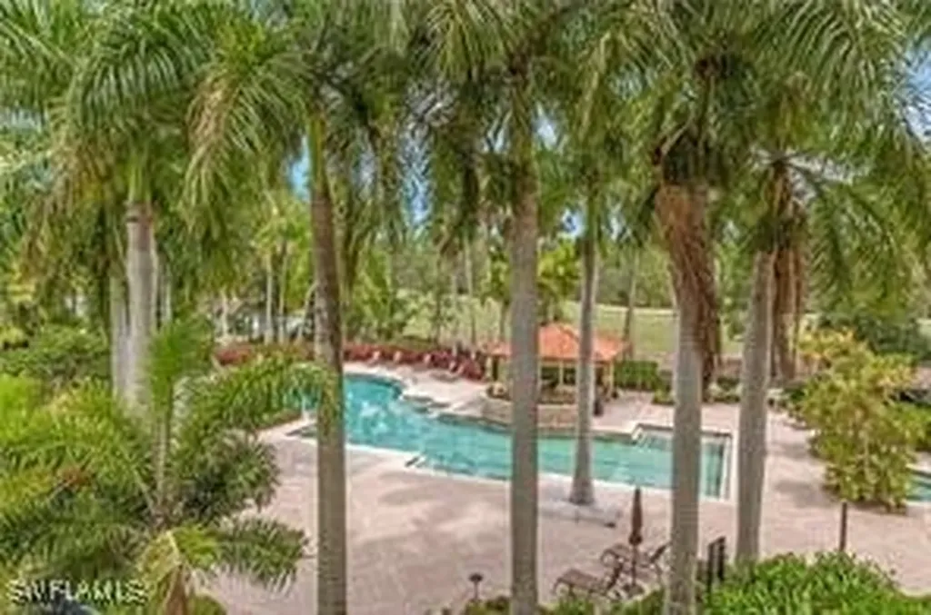 2748 Tiburon Boulevard E Naples FL 34109