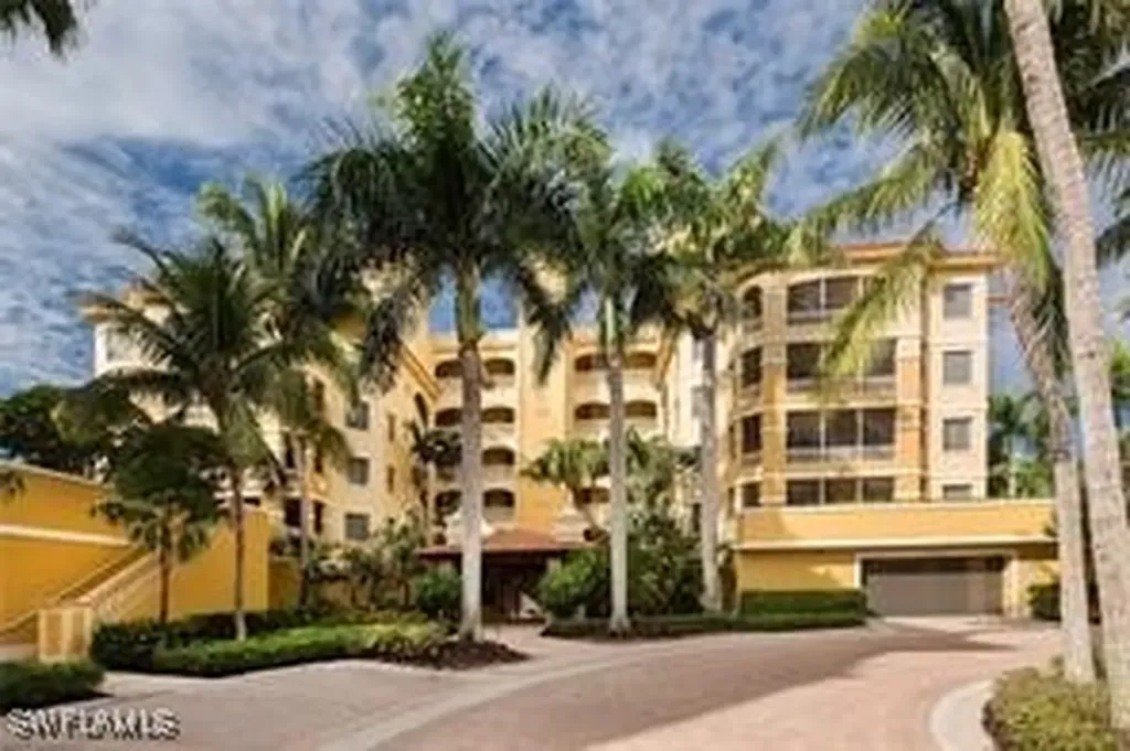 2748 Tiburon Boulevard E Naples FL 34109