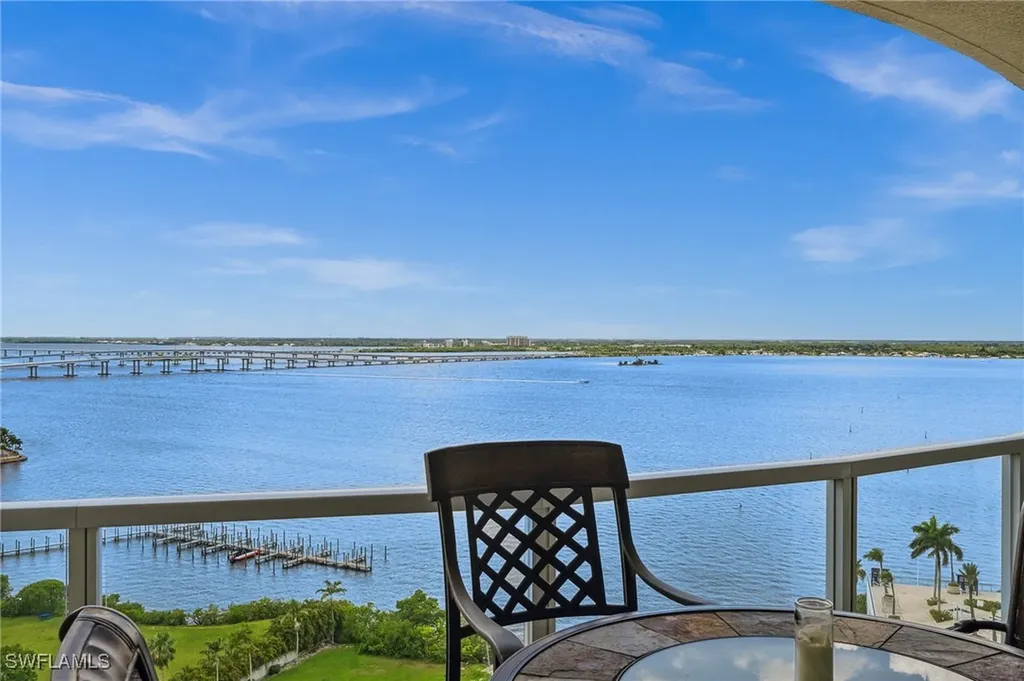 3000 Oasis Grand Boulevard Fort Myers FL 33916