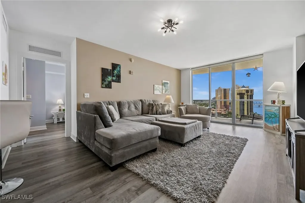 3000 Oasis Grand Boulevard Fort Myers FL 33916