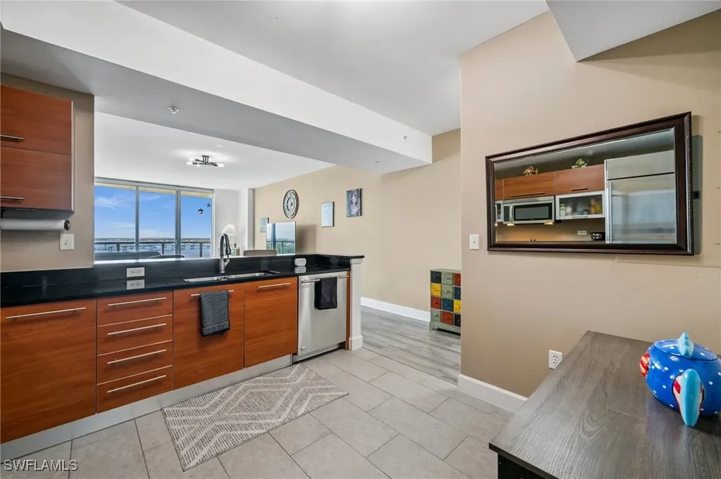 3000 Oasis Grand Boulevard Fort Myers FL 33916