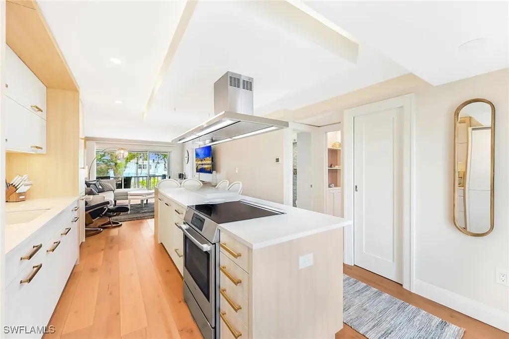 250 7th Avenue S Naples FL 34102