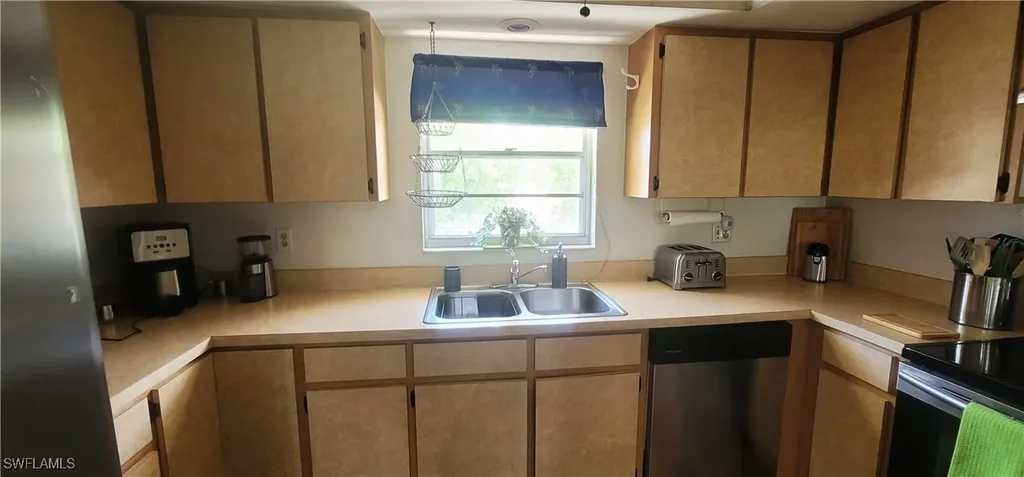 4213 SE 19th Avenue Cape Coral FL 33904