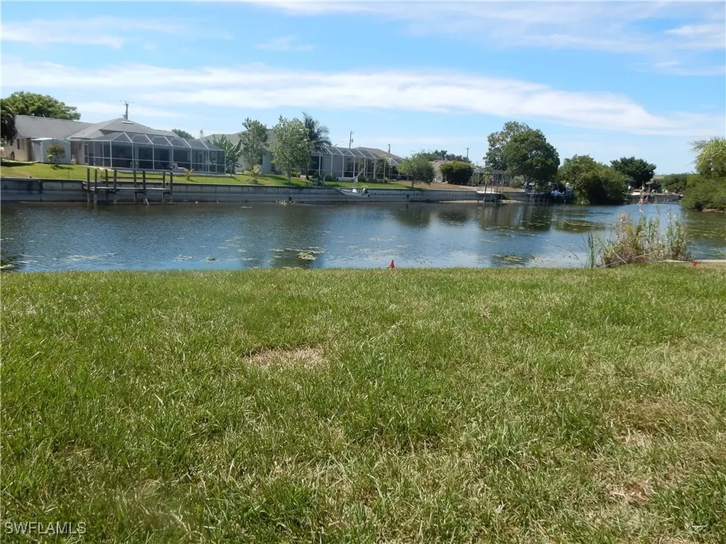 504 SE 5th Avenue Cape Coral FL 33990